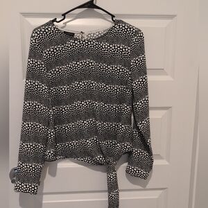 Black and White Patterned Women's Top